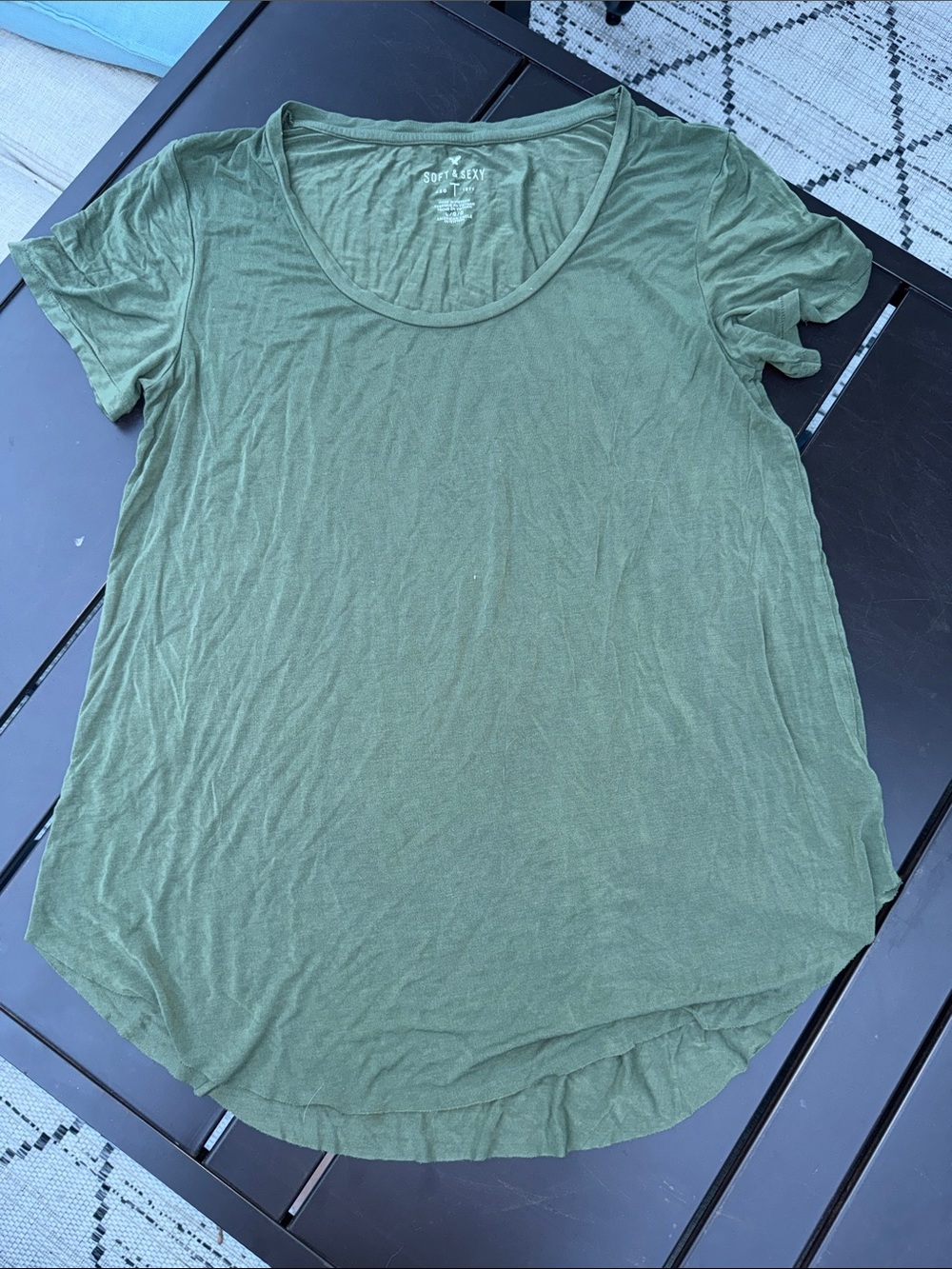 American Eagle Soft & Sexy Women's Olive Green Scoop Neck Tee Lg